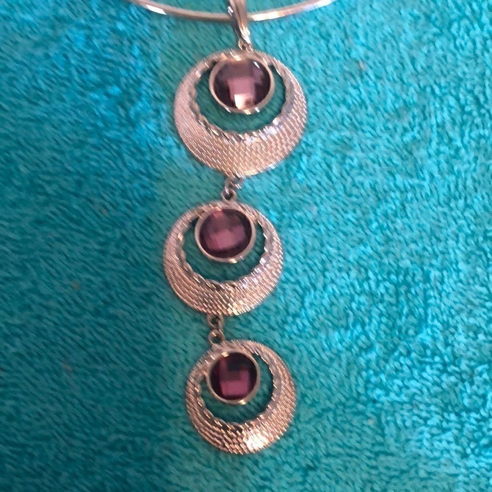 Statement Jewelry  - Picture 2 of 2